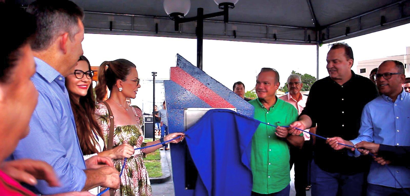 Inauguração do portal e do CAT na Estrada Parque